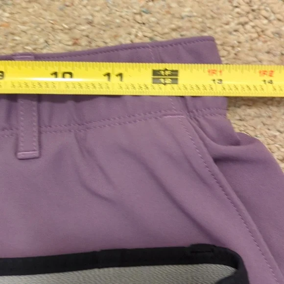 Pair of Under Armour heat gear shorts - Picture 4 of 7